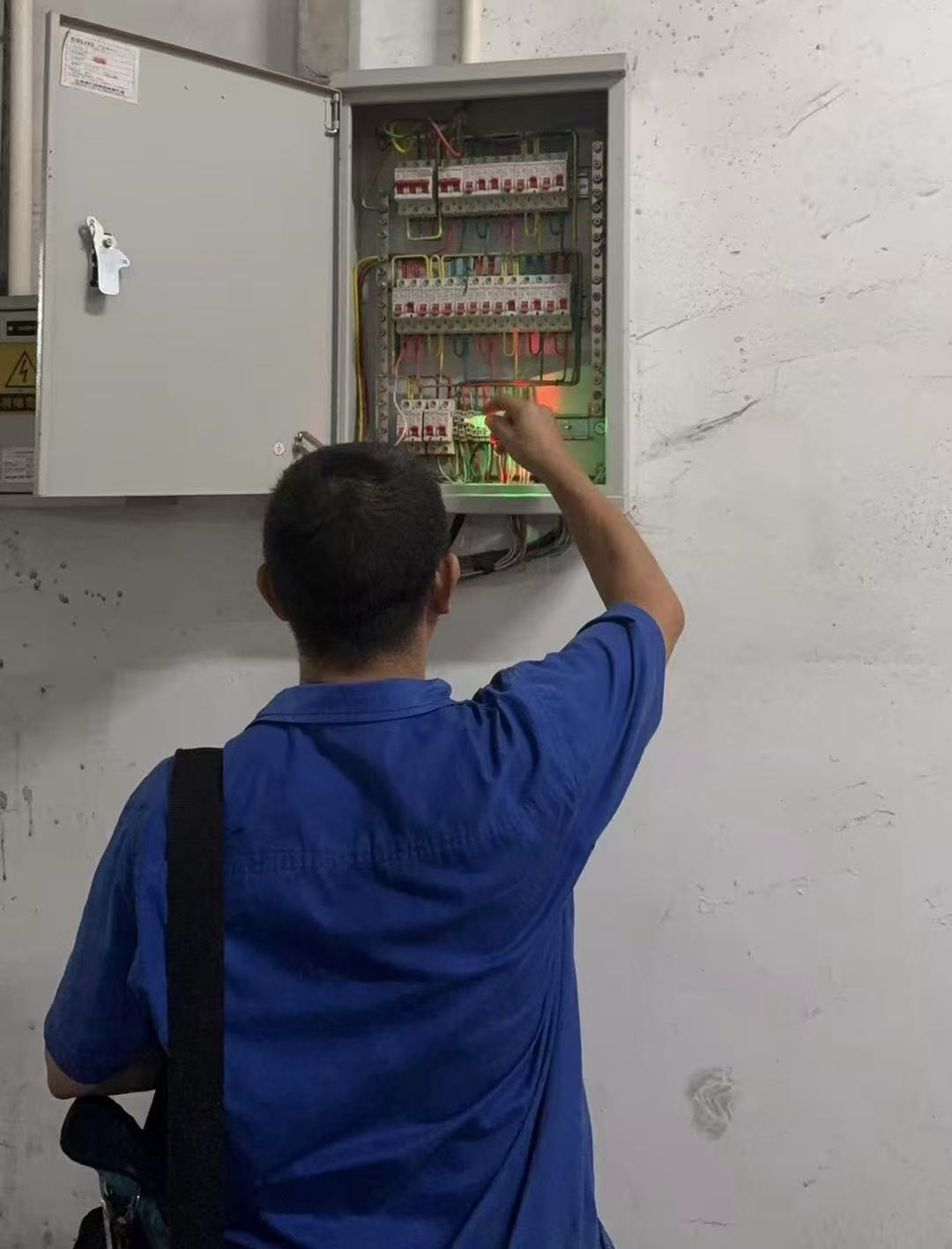 常德物業(yè)管理,物業(yè)企業(yè),陽(yáng)光物業(yè) 常德物業(yè)管理,物業(yè)企業(yè),陽(yáng)光物業(yè)